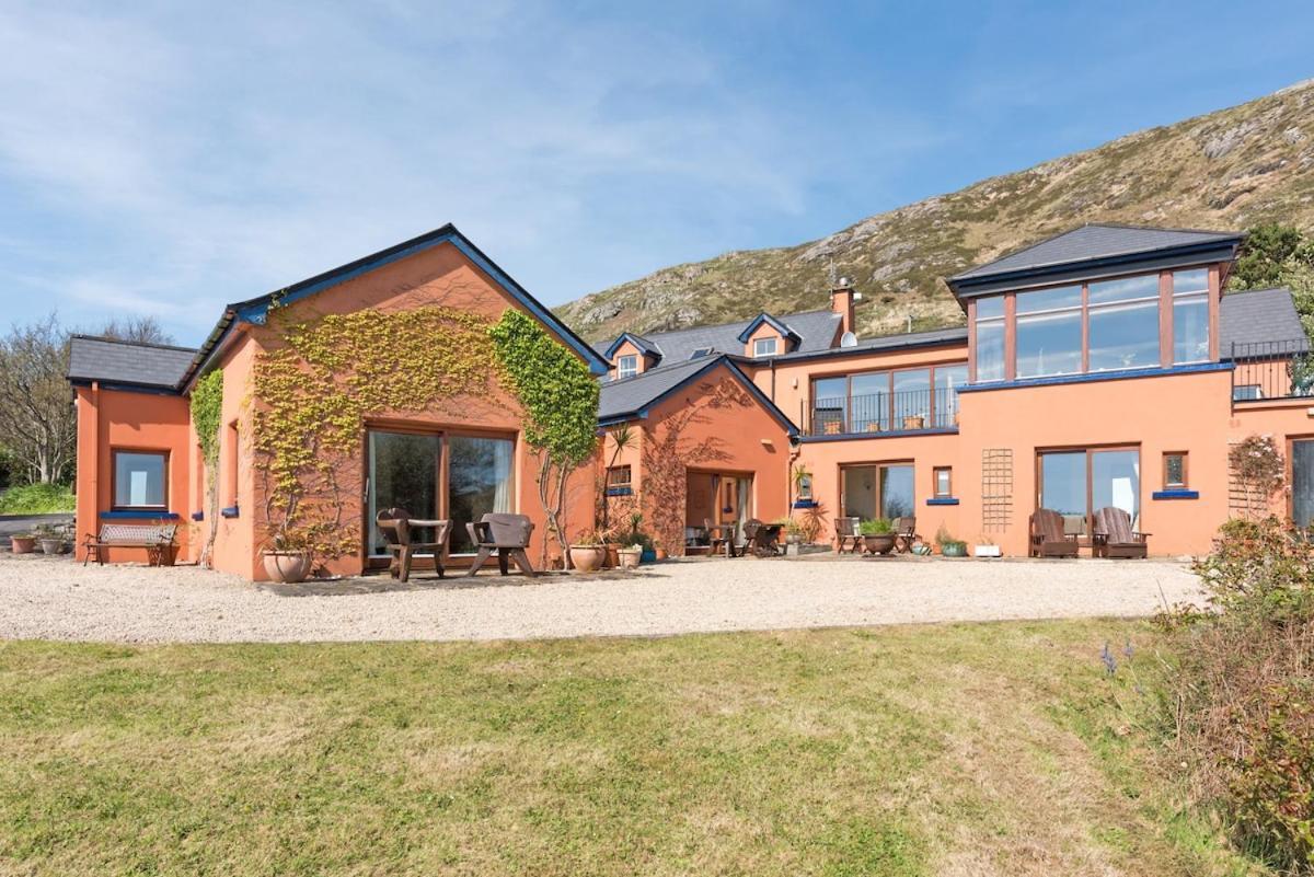 Dolphin Beach Country House - Rental Property Clifden Exteriör bild