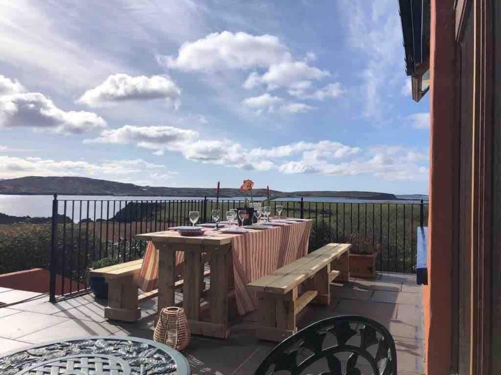 Dolphin Beach Country House - Rental Property Clifden Exteriör bild